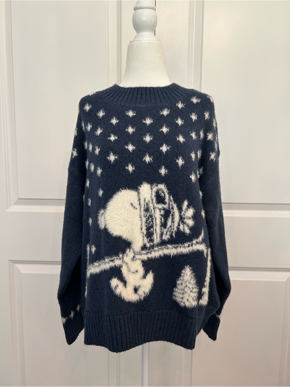 Super soft American Eagle Outfitters Navy Snoopy Sweater